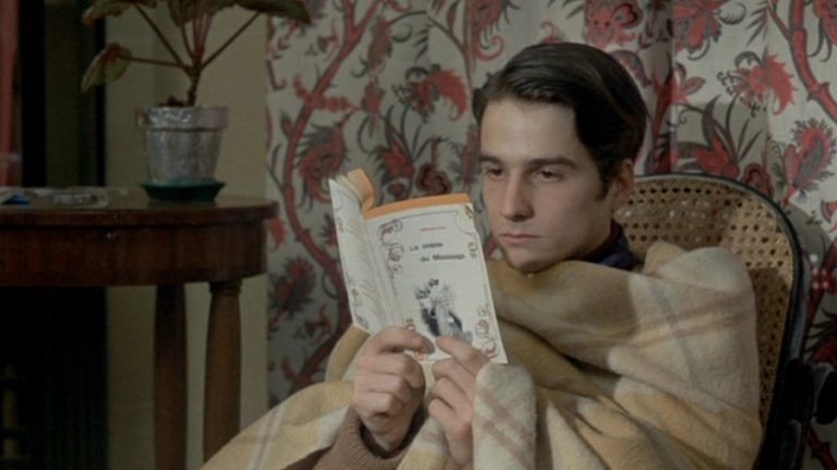A (Lovely) Holiday Reading List